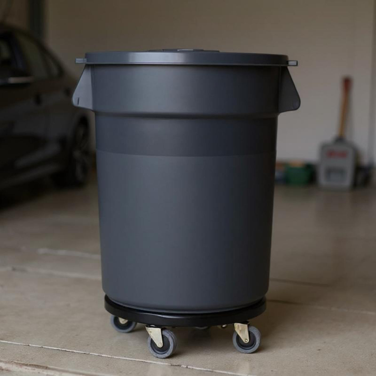 32 Gallon Outdoor Trash Can with Wheels O37409