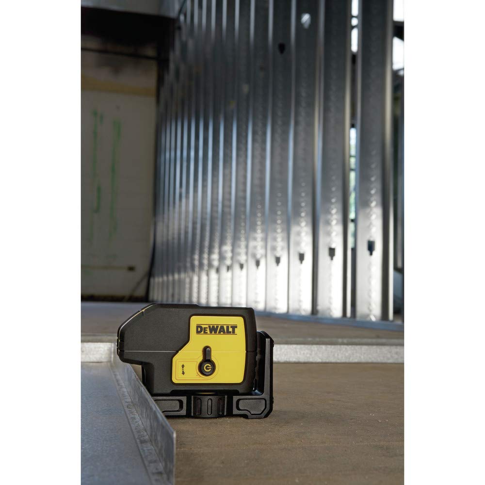 Self-Leveling 3-Beam Red Line Laser with Carrying Case Q9978