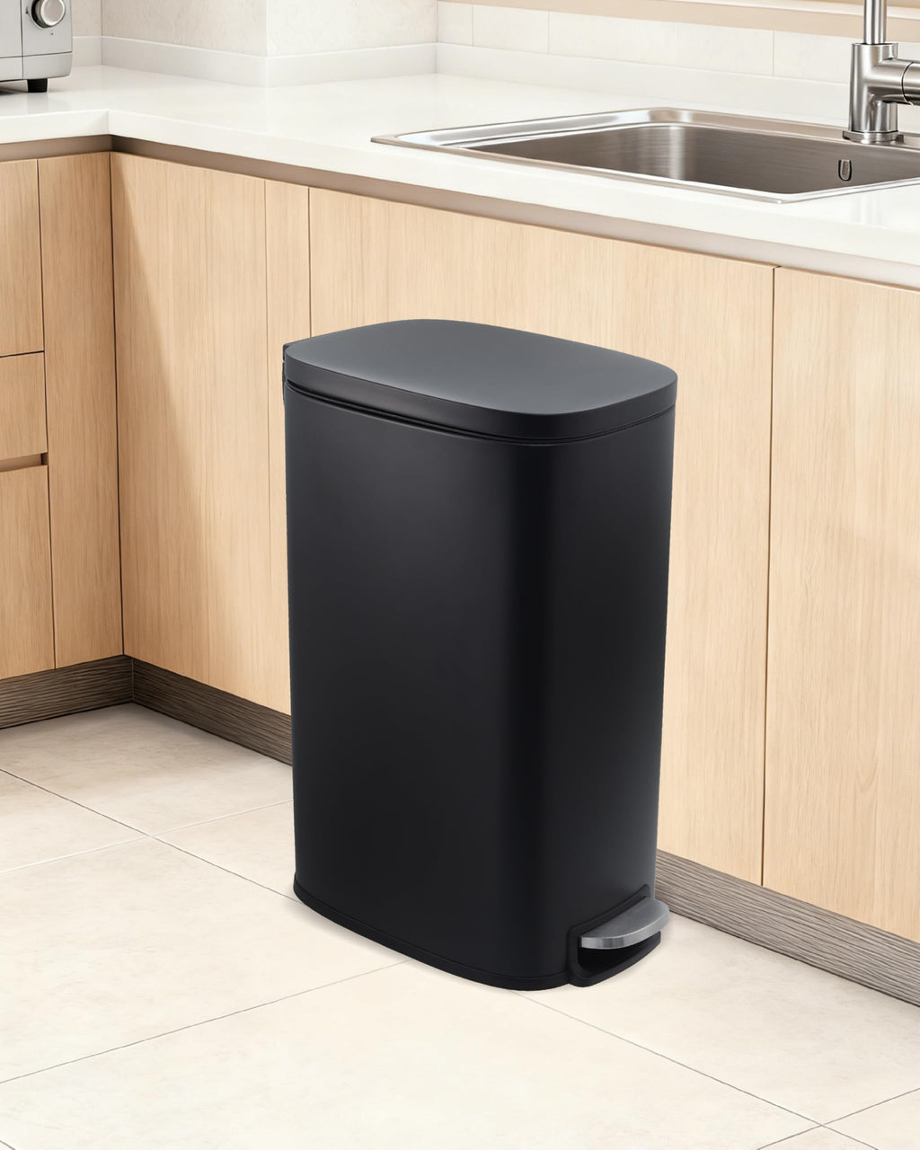 13.2 gal Slim Step Trash Can O2409