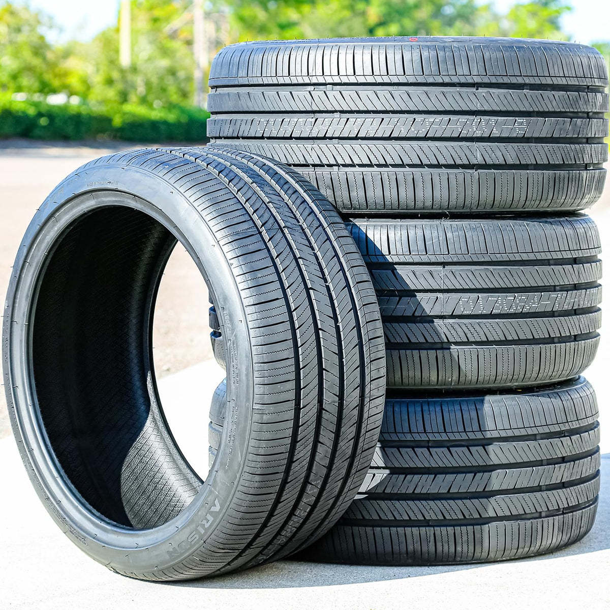 235/40ZR18 95W XL All Season Passenger Tire T279055